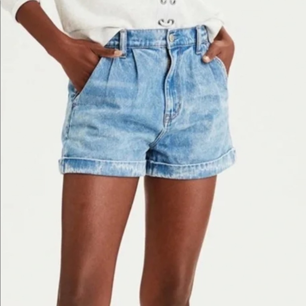 American Eagle Pleated Cuffed Mom Shorts